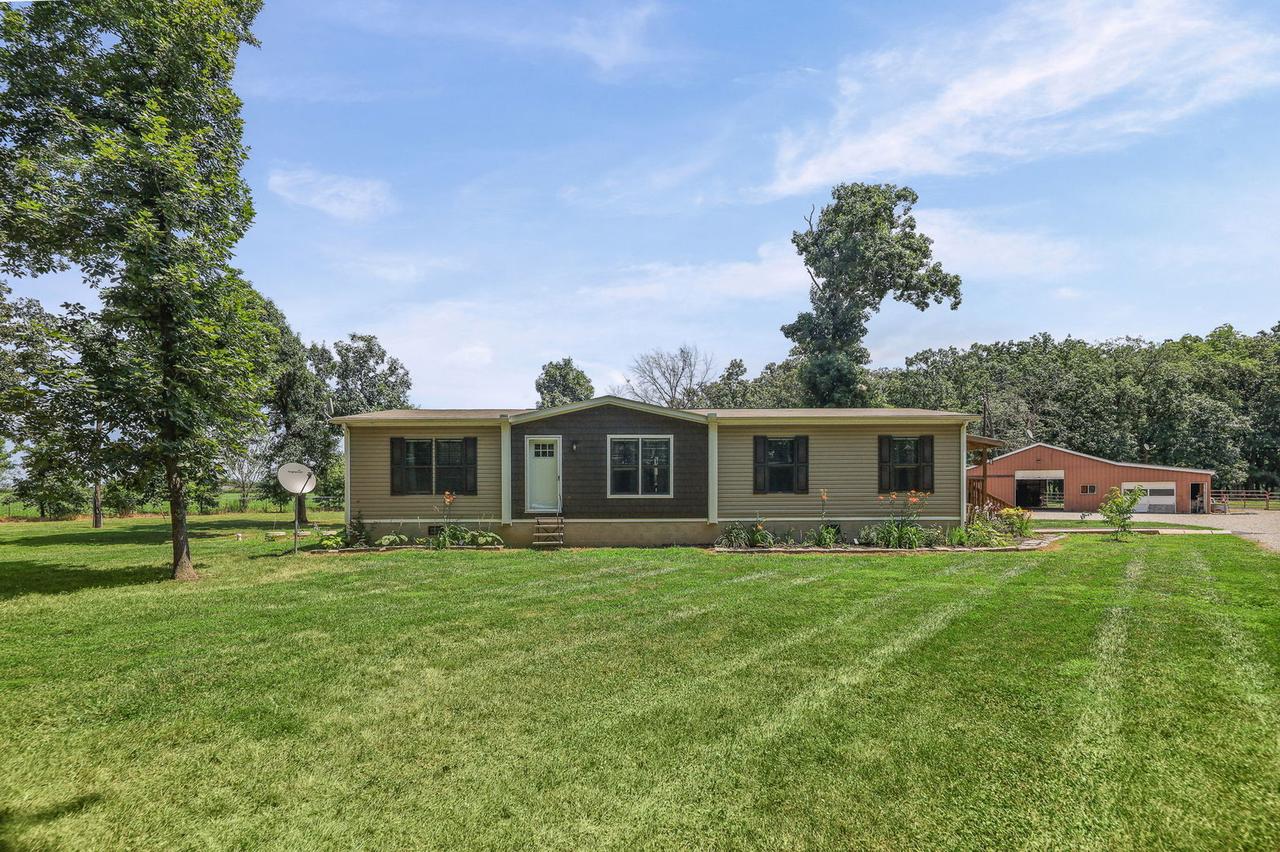 21824 Southwoods Ln., Pocahontas, IL 62275