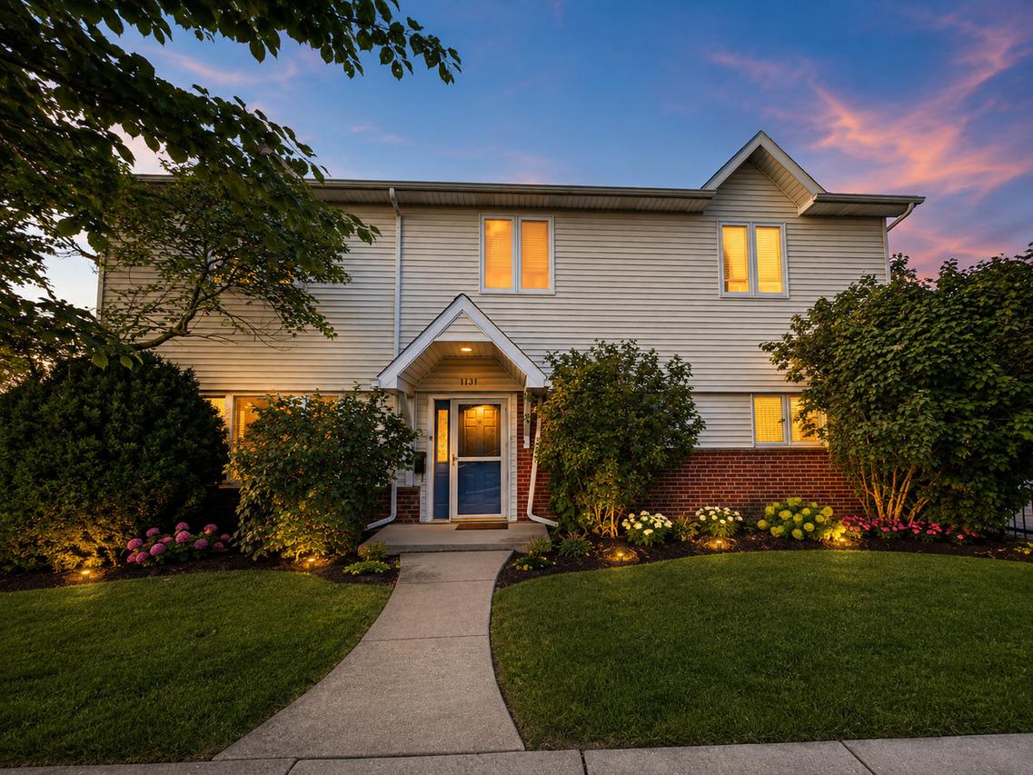 1131 E Grant Dr., Des Plaines, IL 60016