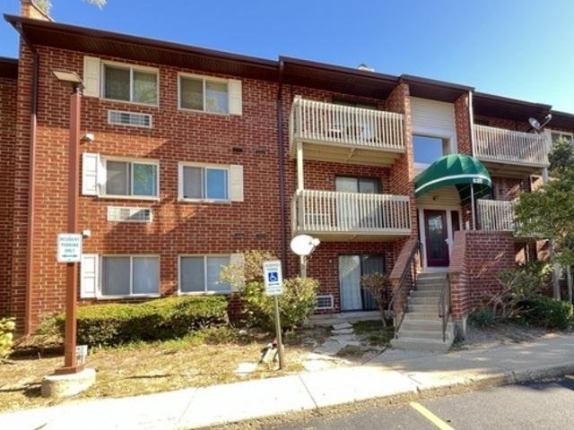 820 N Lakeside Dr. #3A, Vernon Hills, IL 60061