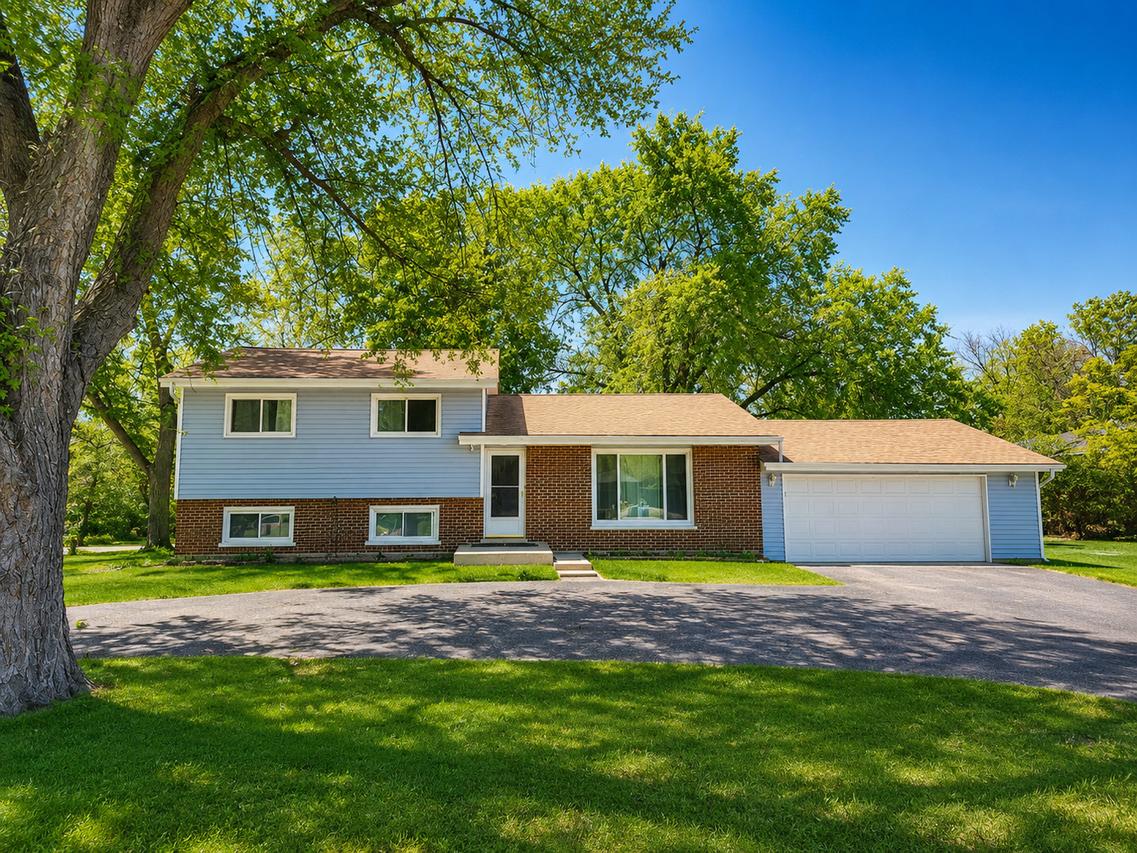 1352 Glen Ellyn Rd., Glendale Heights, IL 60139