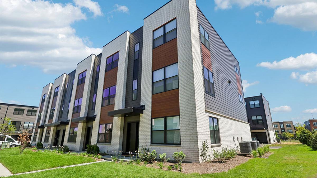 2224 Waters Edge Dr. #1114, Schaumburg, IL 60173