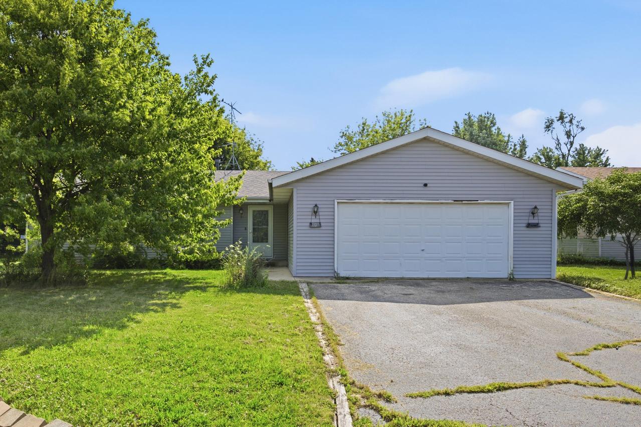 105 Harvest Moon Tr., Capron, IL 61012