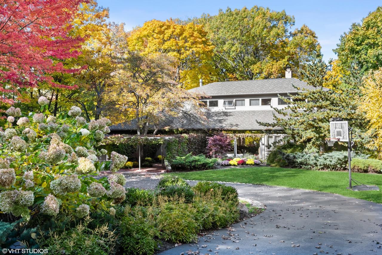 235 Moraine Rd., Highland Park, IL 60035