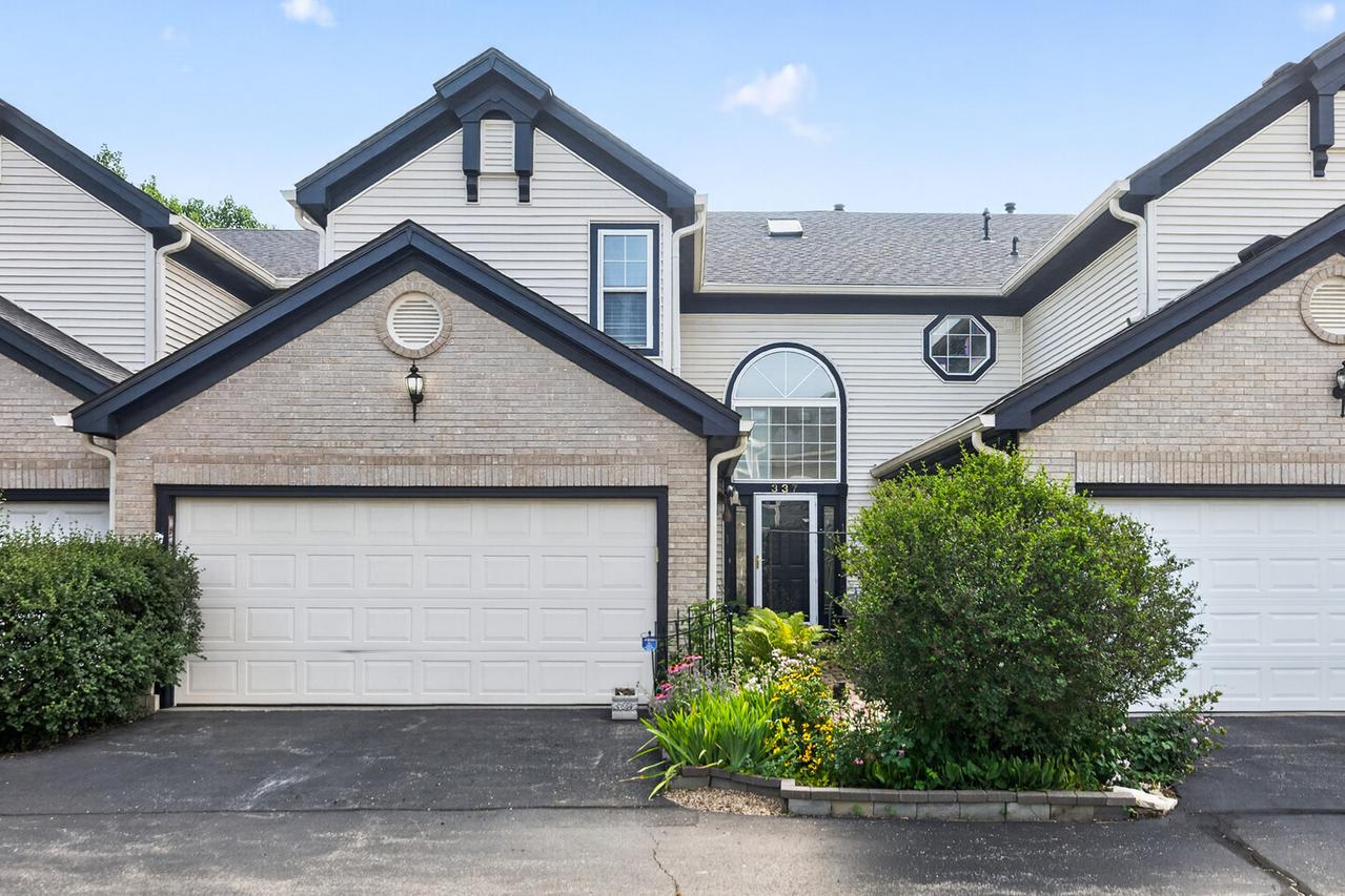 337 Kresswood Dr., West Chicago, IL 60185