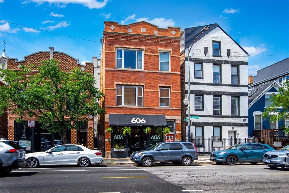 2100 N Damen Ave. #3F, Chicago, IL 60647