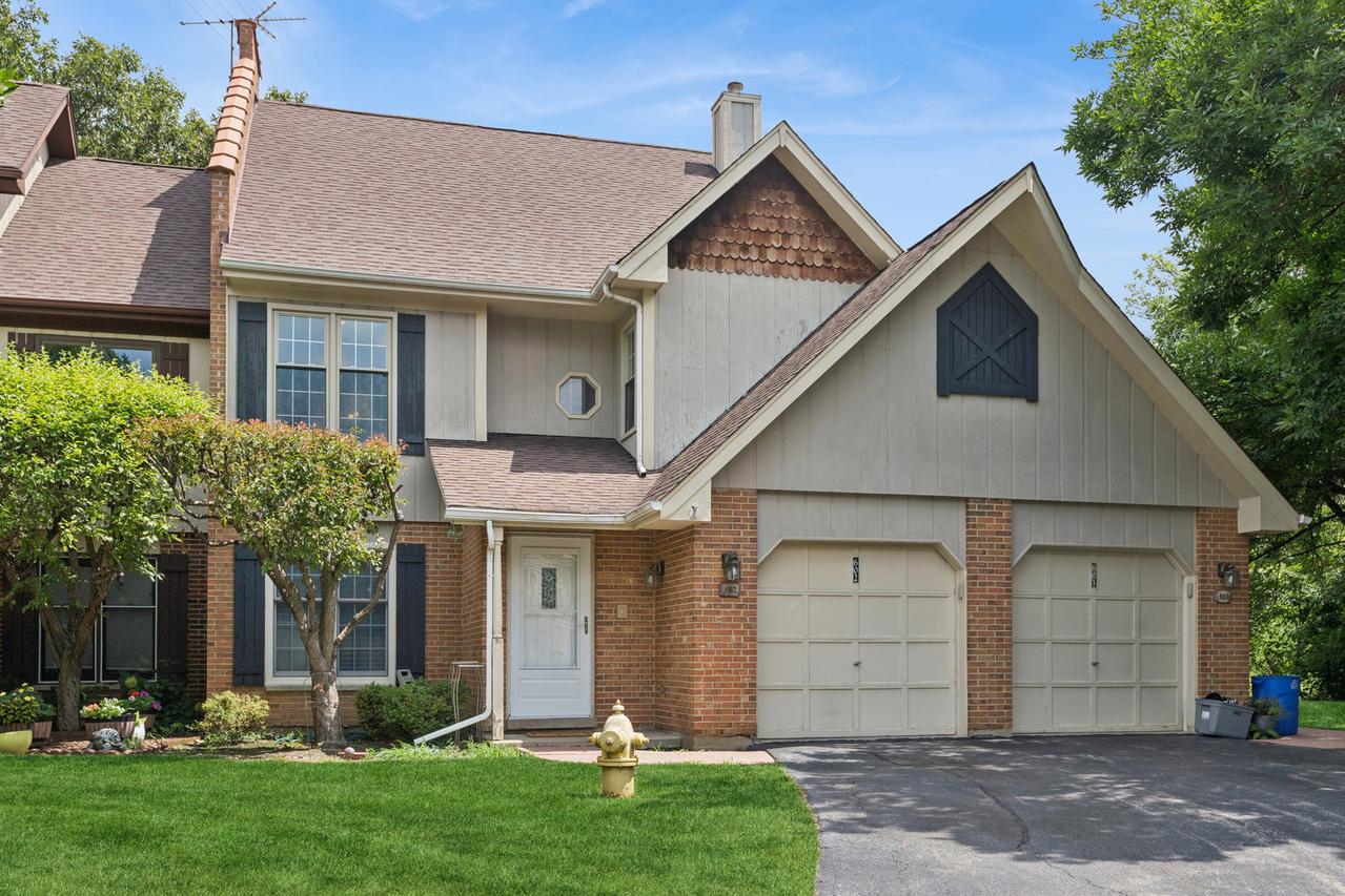 602 Country Ln., Des Plaines, IL 60016