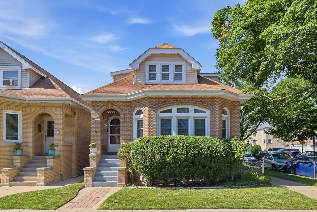 5800 W Giddings St., Chicago, IL 60630