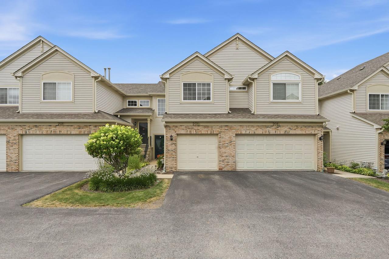 201 Nicole Dr. #C, South Elgin, IL 60177