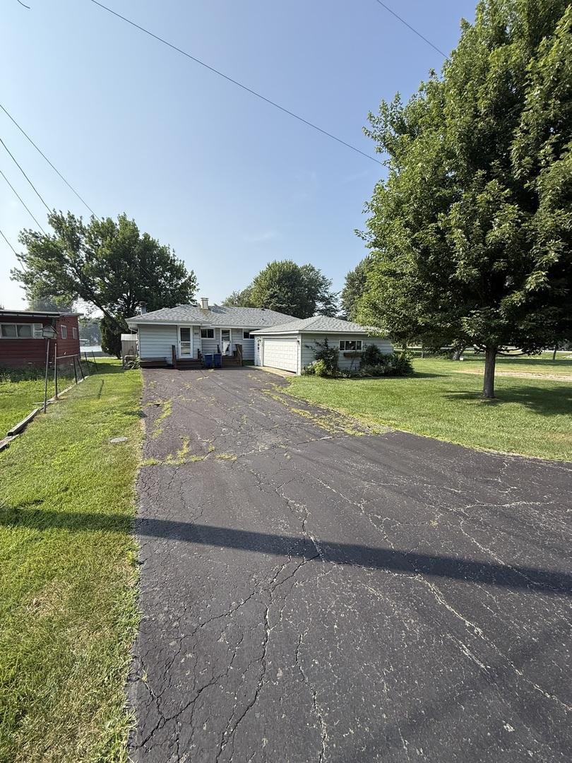 33060 N Battershall Rd., Grayslake, IL 60030
