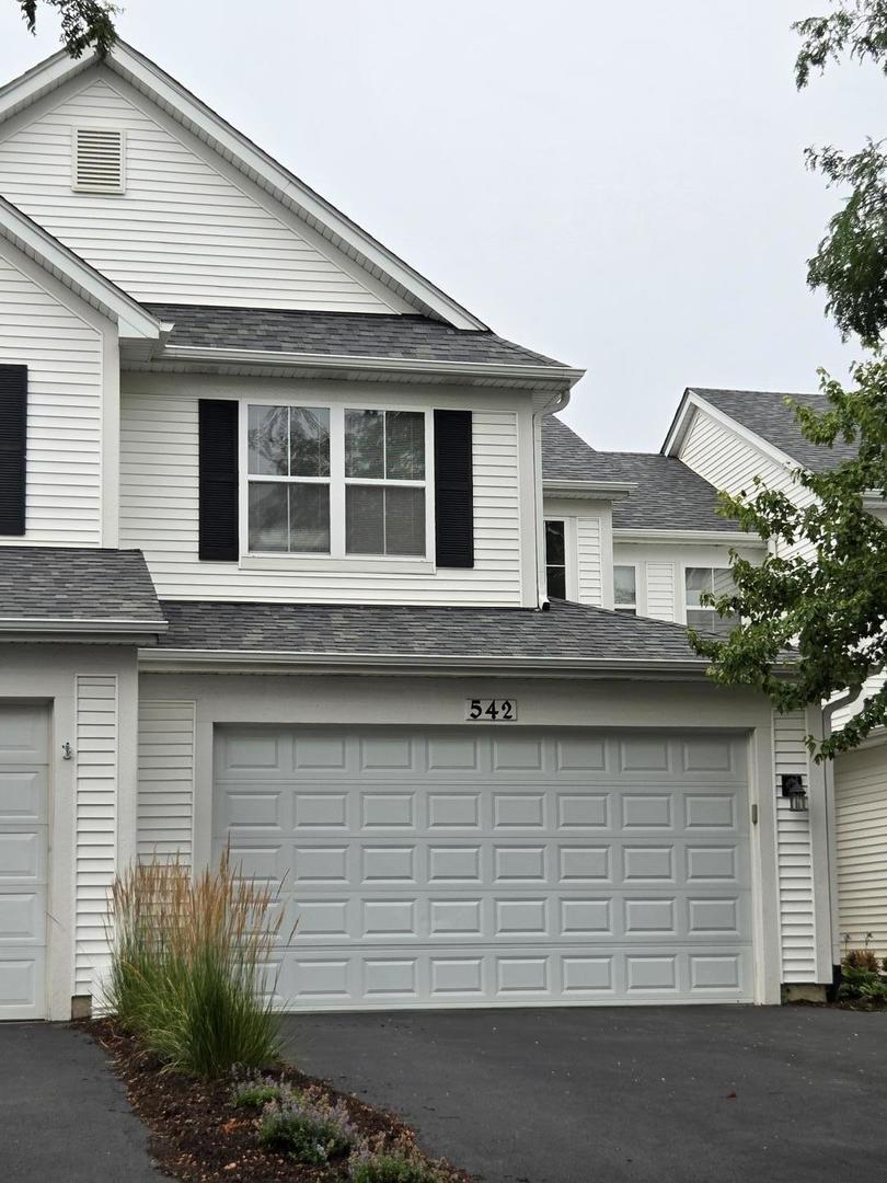 542 Peregrine Pkwy., Bartlett, IL 60103