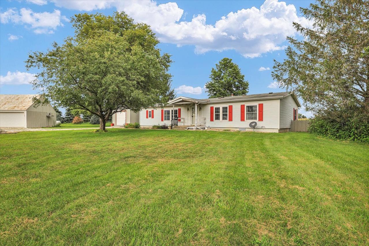 425 County Road 1575, Philo, IL 61864