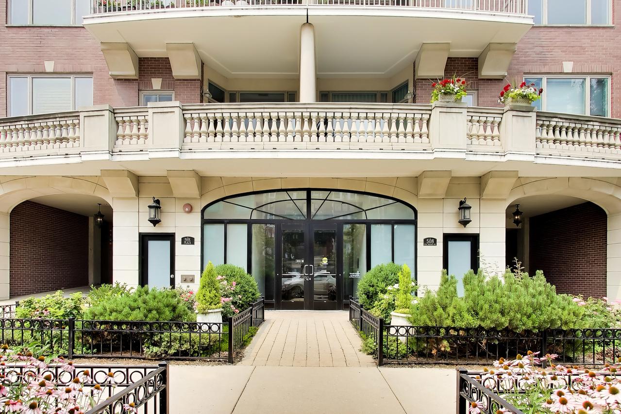 508 W Melrose St. #4D, Chicago, IL 60657