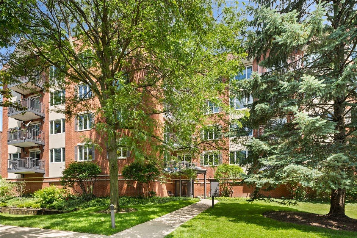 2601 Central St. #305, Evanston, IL 60201