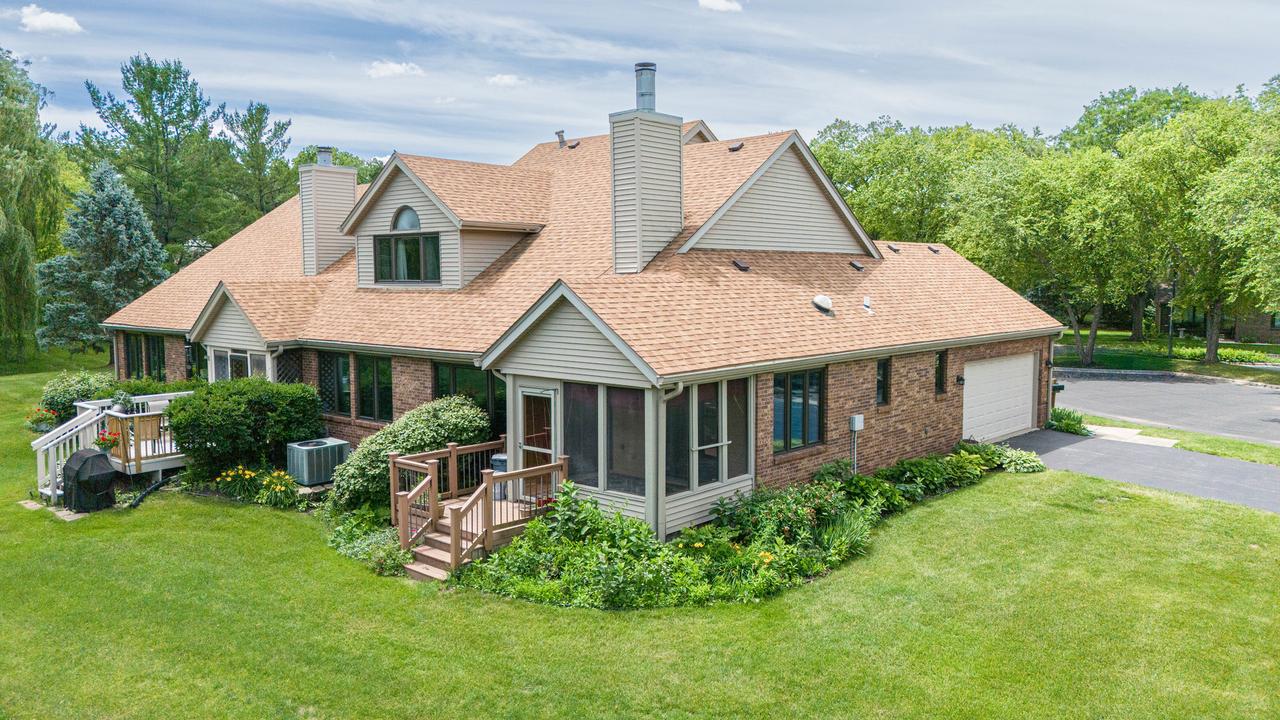 6320 Old Hunters Run, Rockford, IL 61114