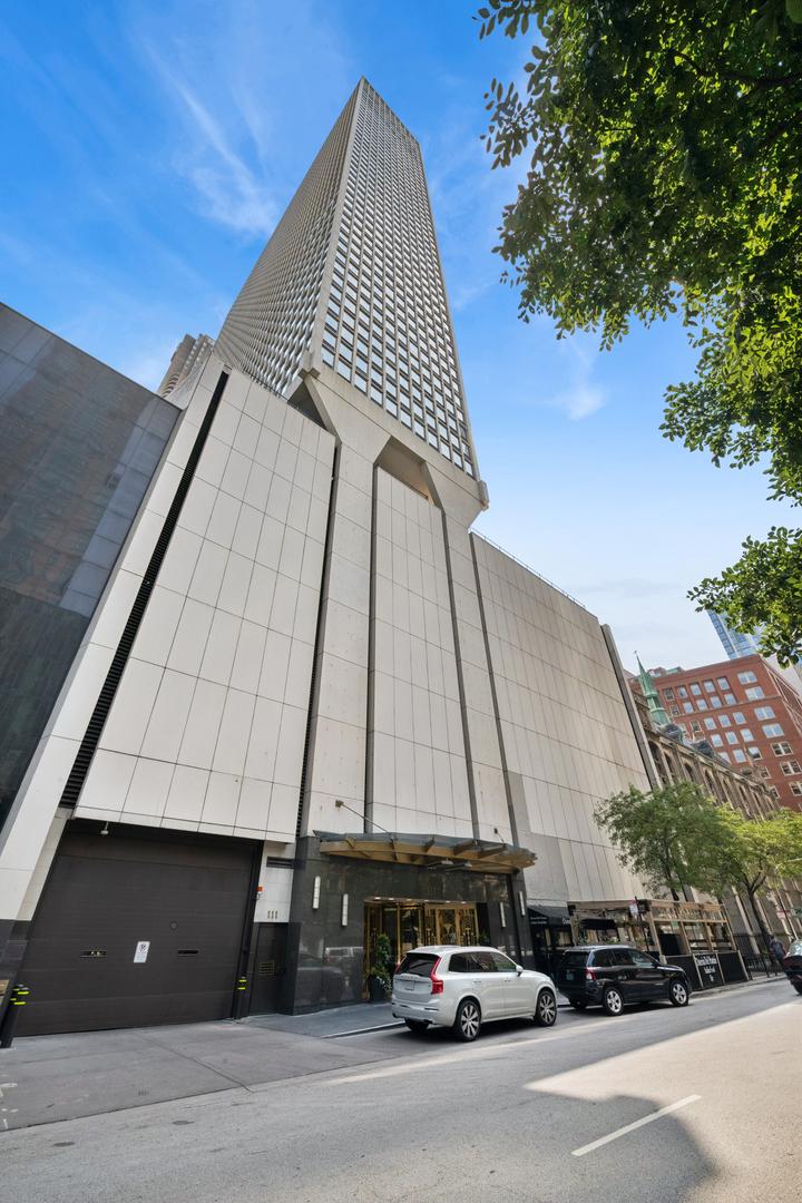 111 E Chestnut St. #47F, Chicago, IL 60611