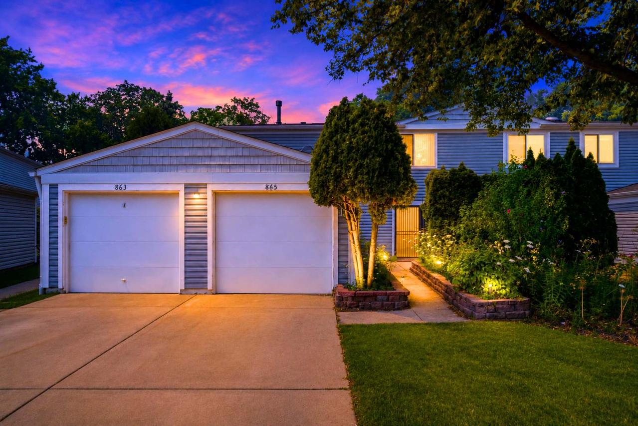 865 Oxford Pl., Wheeling, IL 60090