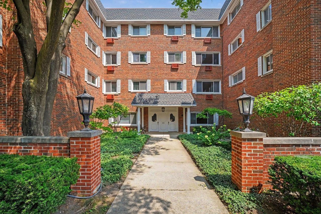 800 Washington Blvd. #100, Oak Park, IL 60302