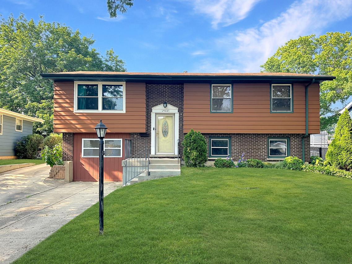 2402 Birch Ln., Rolling Meadows, IL 60008