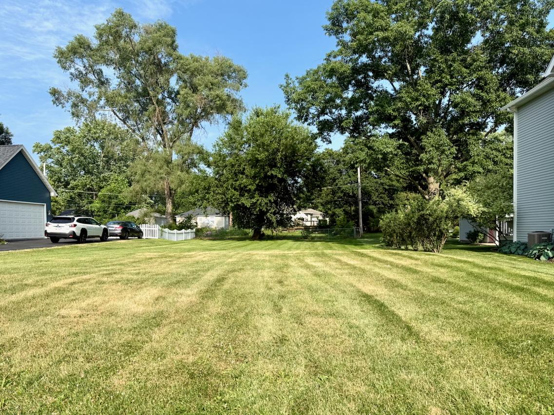 615 S 3rd St., West Dundee, IL 60118