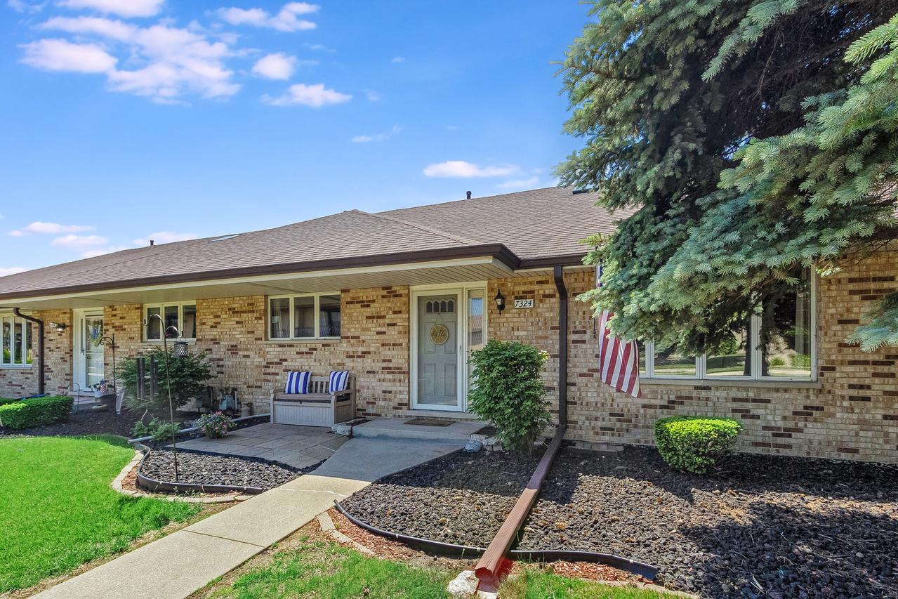 7324 W 152nd St. #73, Orland Park, IL 60462