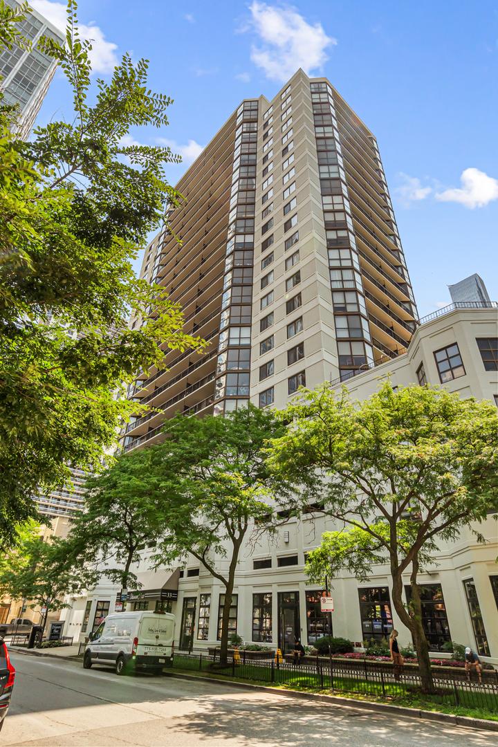 33 W Delaware Pl. #14F, Chicago, IL 60610