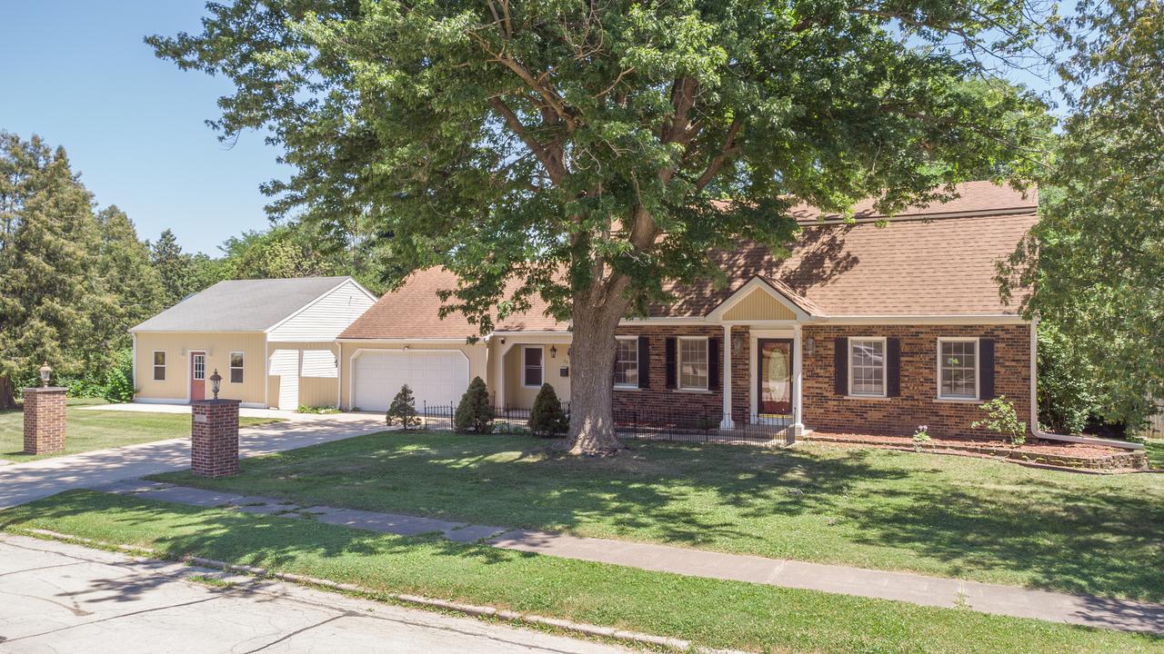 23 Elizabeth Cir., Freeport, IL 61032