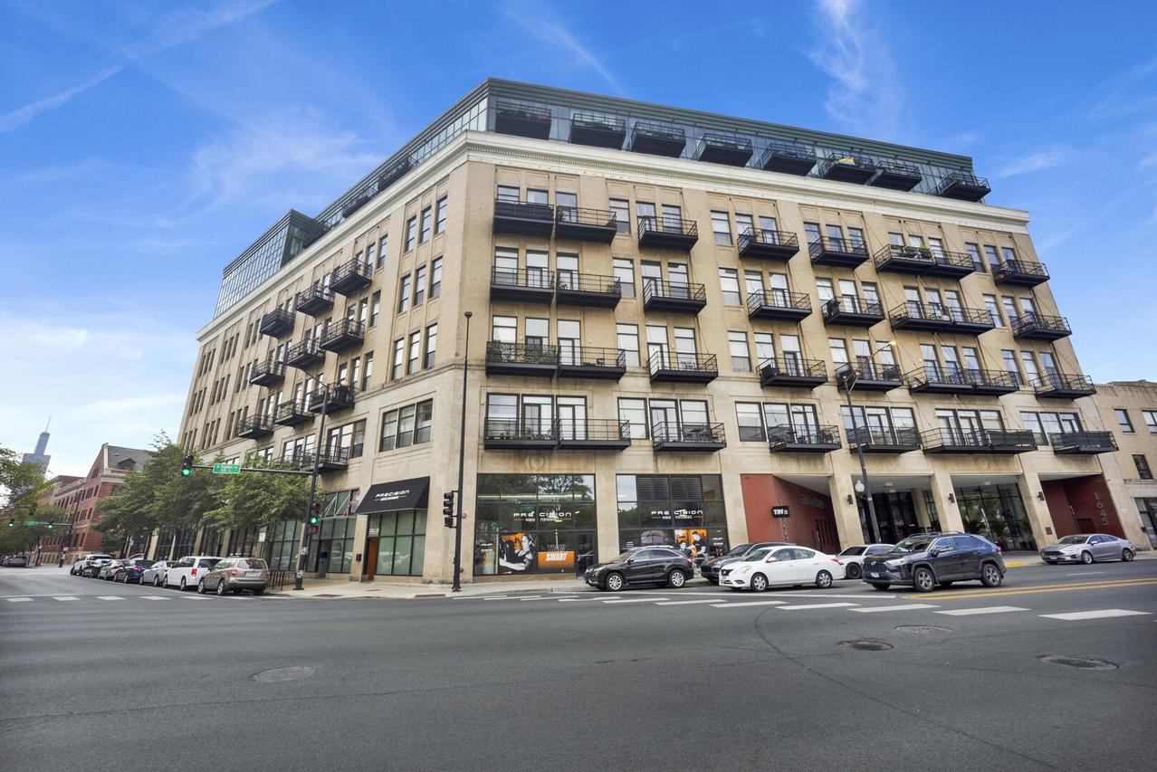 1645 W Ogden Ave. #718, Chicago, IL 60612