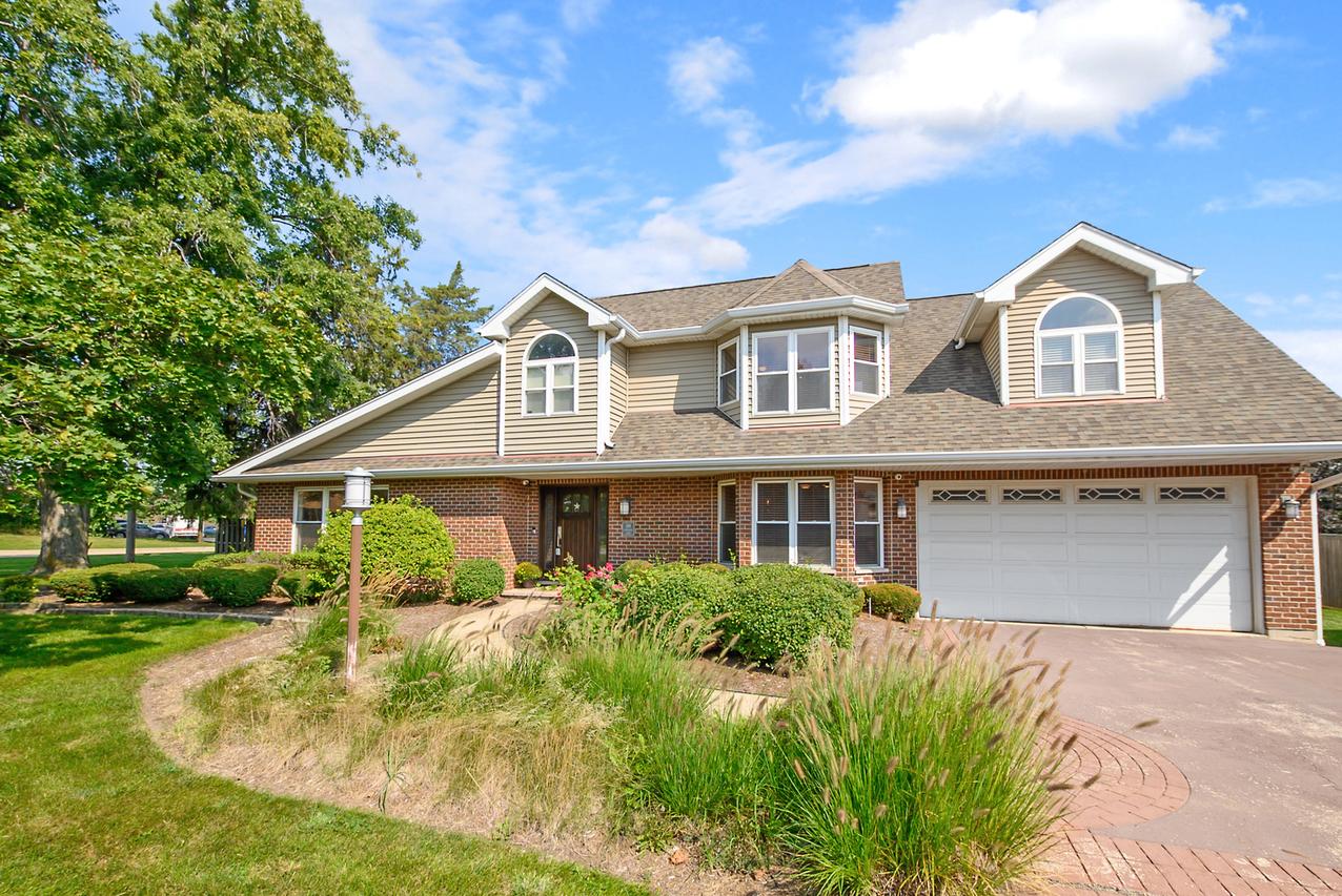 389 W Evergreen Ln., Elmhurst, IL 60126