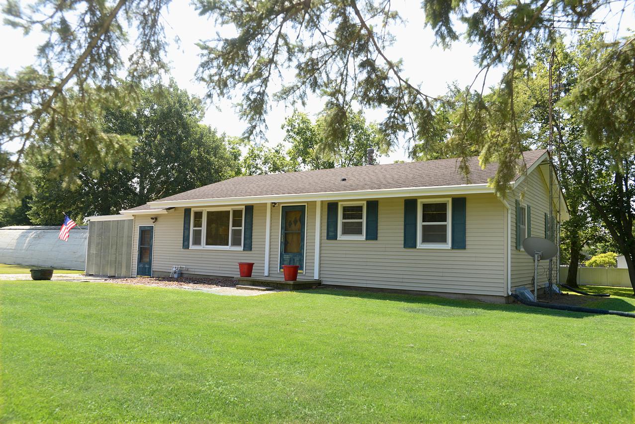 1104 N 29th Rd., Utica, IL 61373