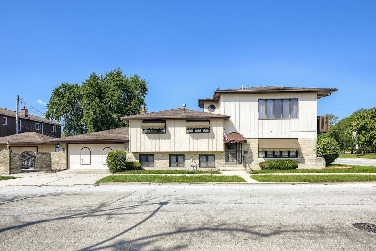 10300 S Central Park Ave., Chicago, IL 60655