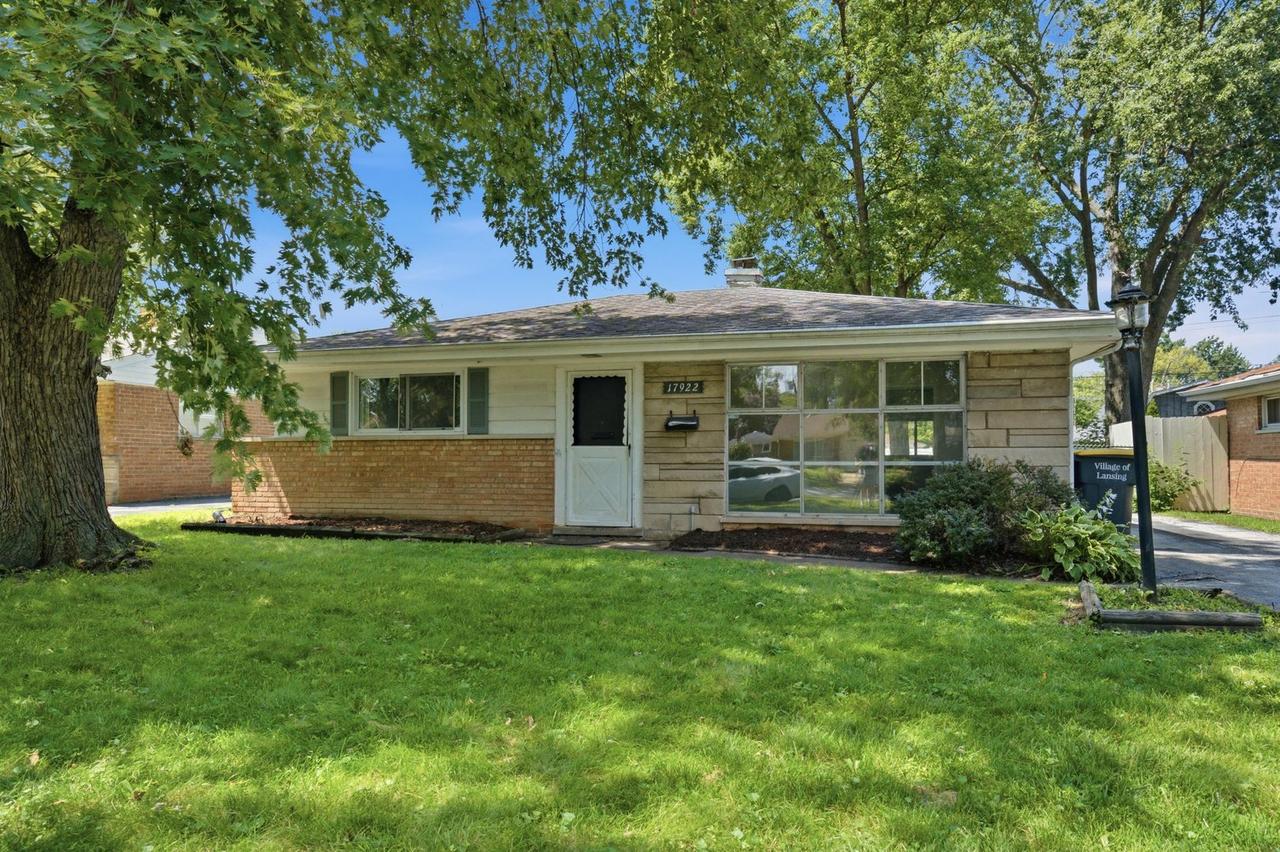 17922 Oakwood Ave., Lansing, IL 60438