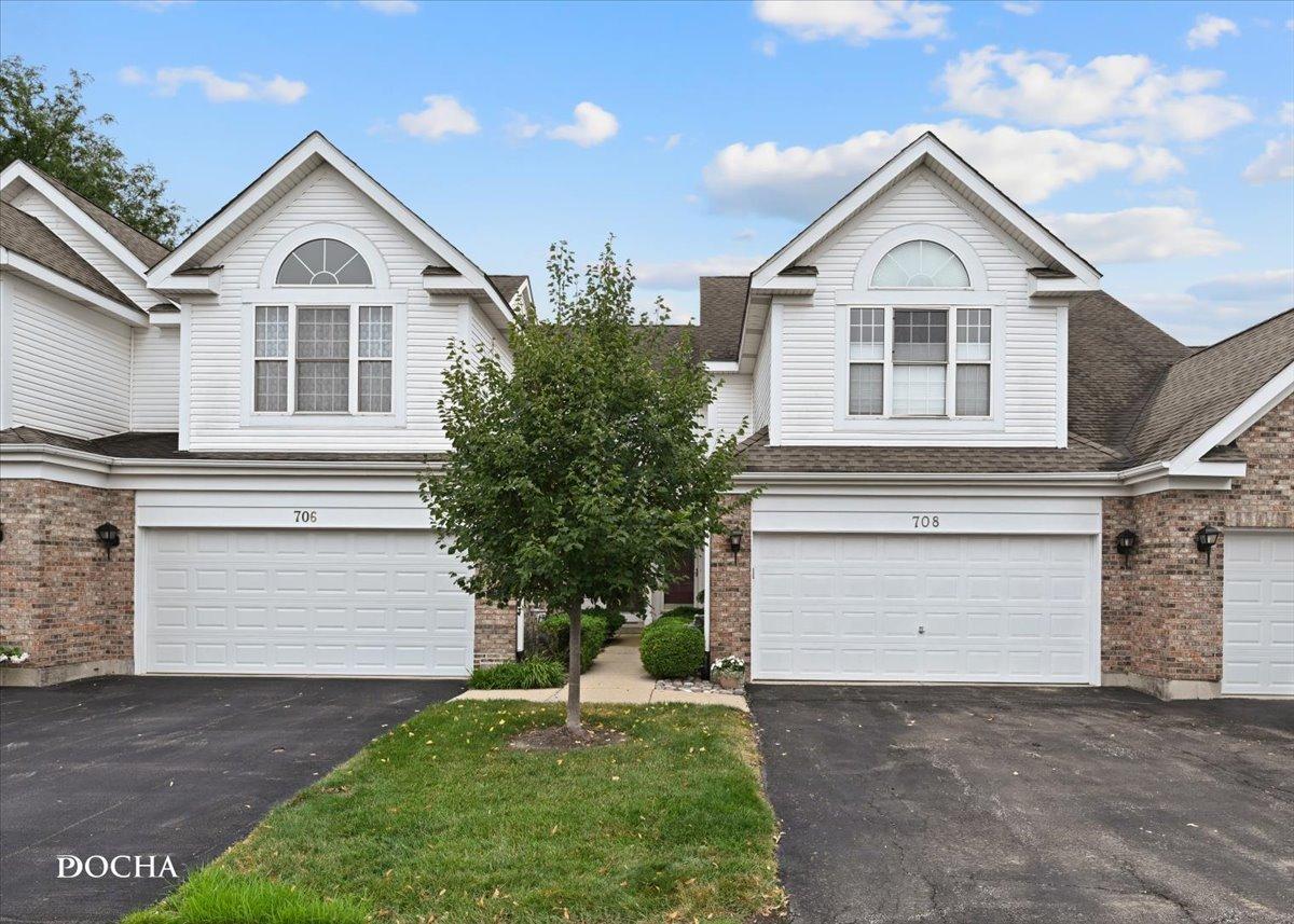 708 Citadel Dr., Westmont, IL 60559