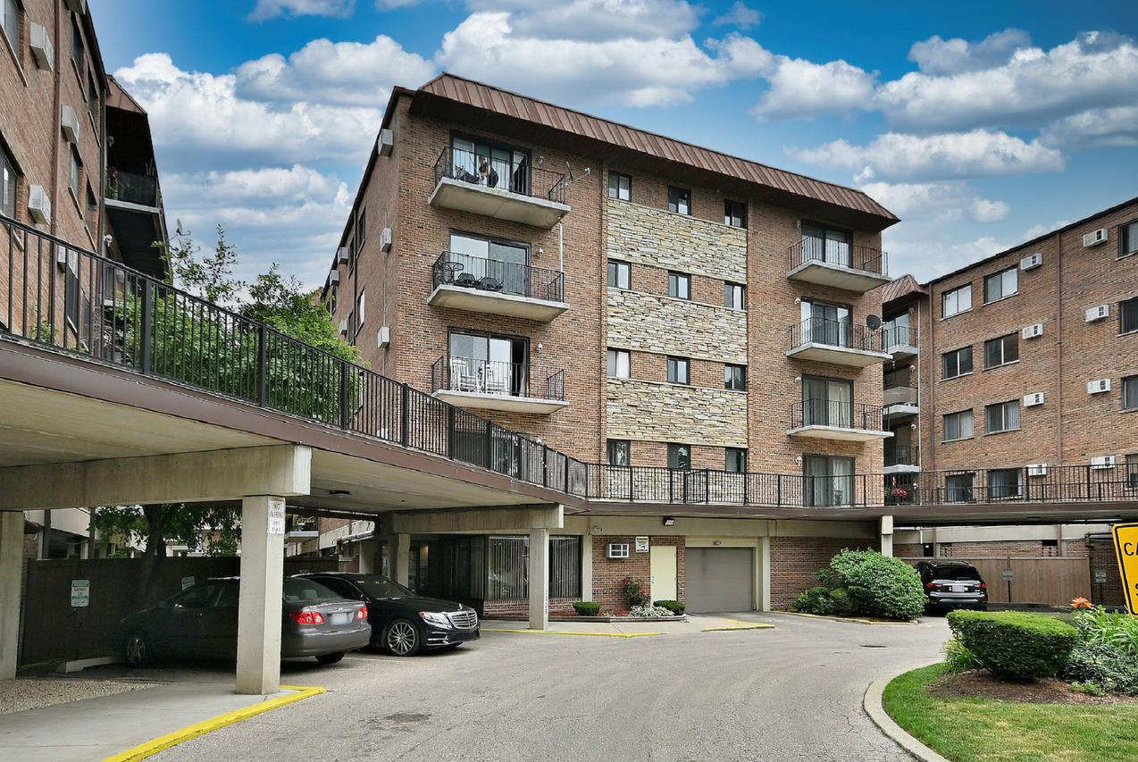 2325 N Neva Ave. #401B, Chicago, IL 60707