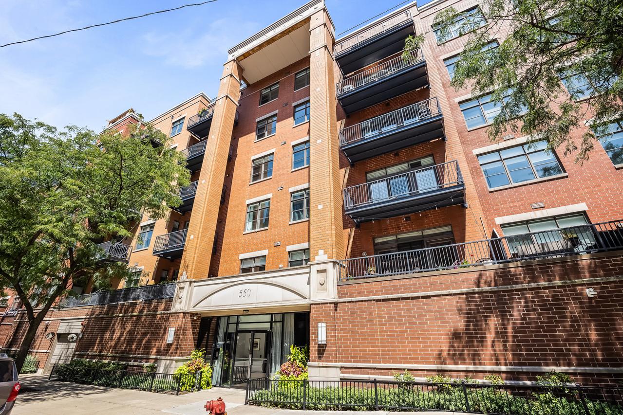 550 W Fulton St. #307, Chicago, IL 60661