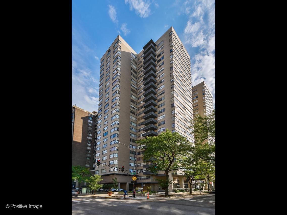 6301 N Sheridan Rd. #14-O, Chicago, IL 60660