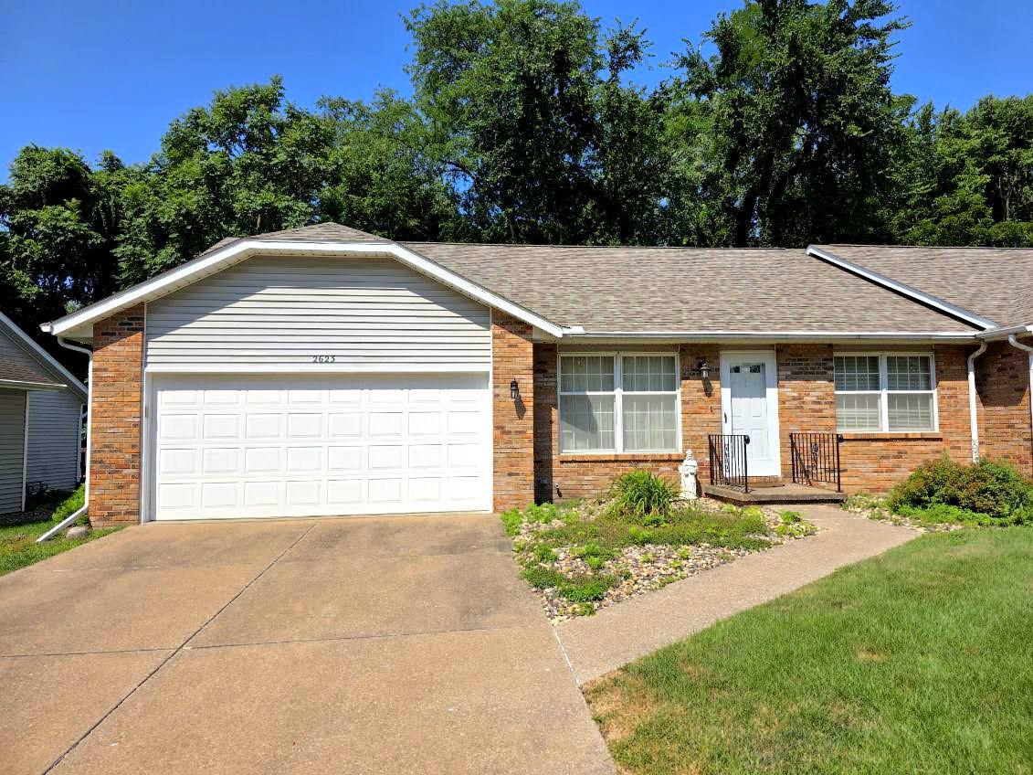 2623 1st Street Ct. #-, Moline, IL 61265