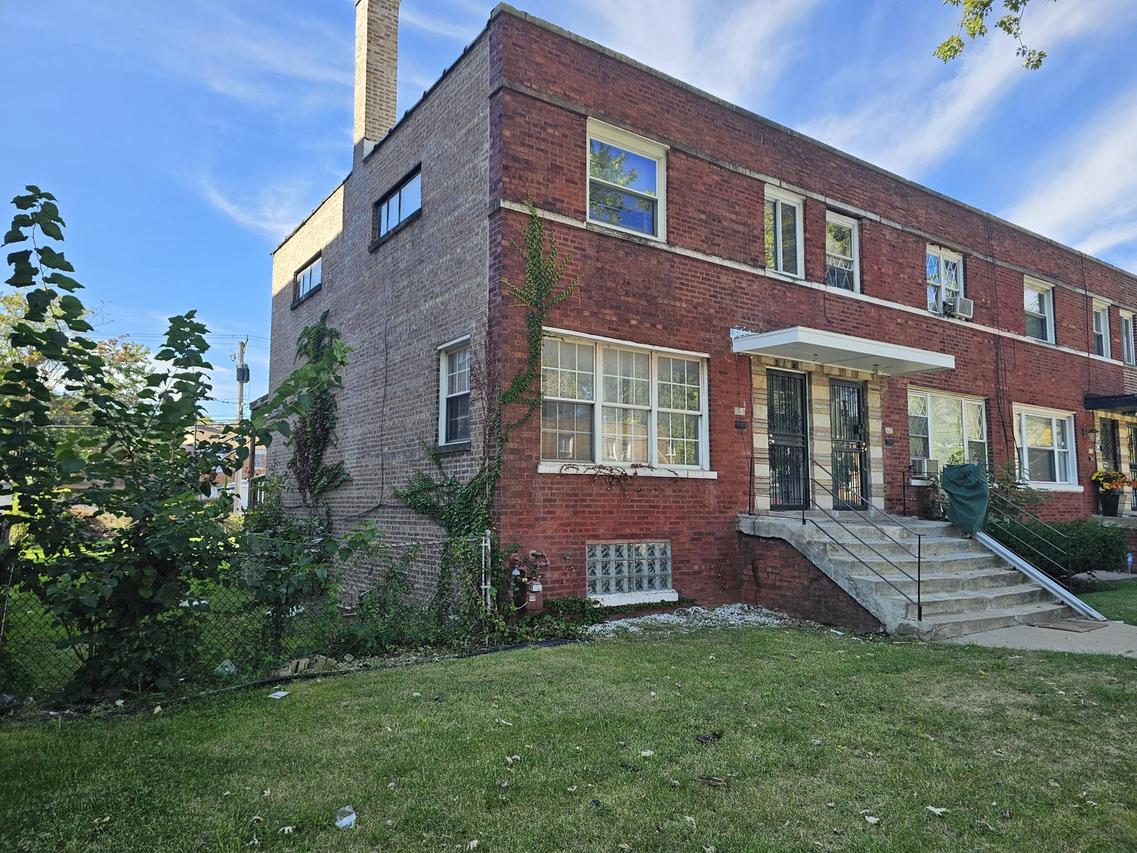 8610 S Ingleside Ave., Chicago, IL 60619