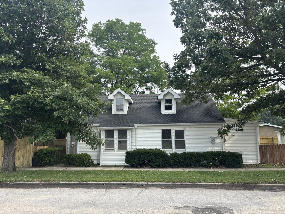 10049 Marion Ave., Oak Lawn, IL 60453