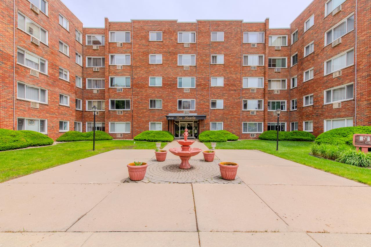 222 Madison St. #210, Joliet, IL 60435