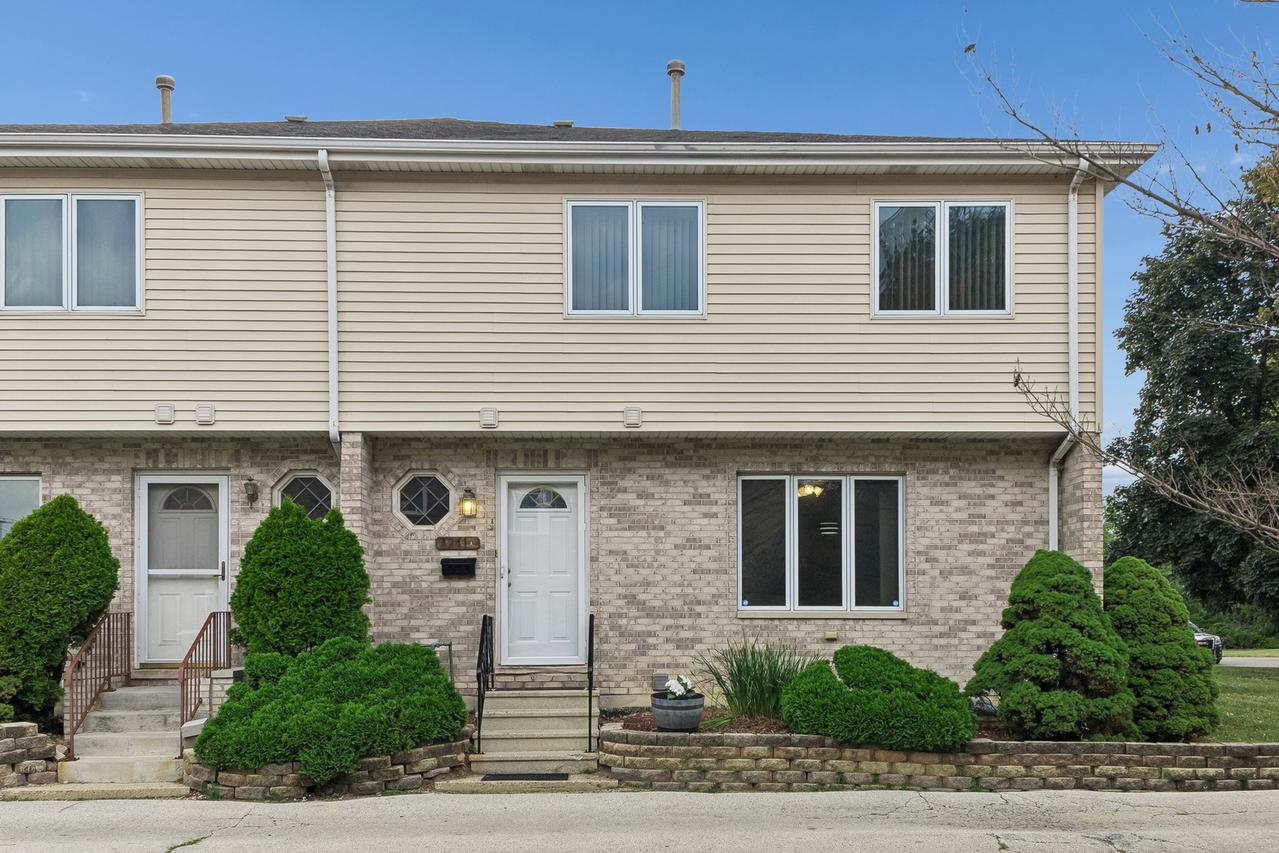 4241 Lindenwood Dr. #A, Matteson, IL 60443