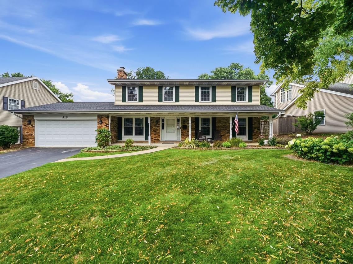 916 Stratford Ln., Downers Grove, IL 60516