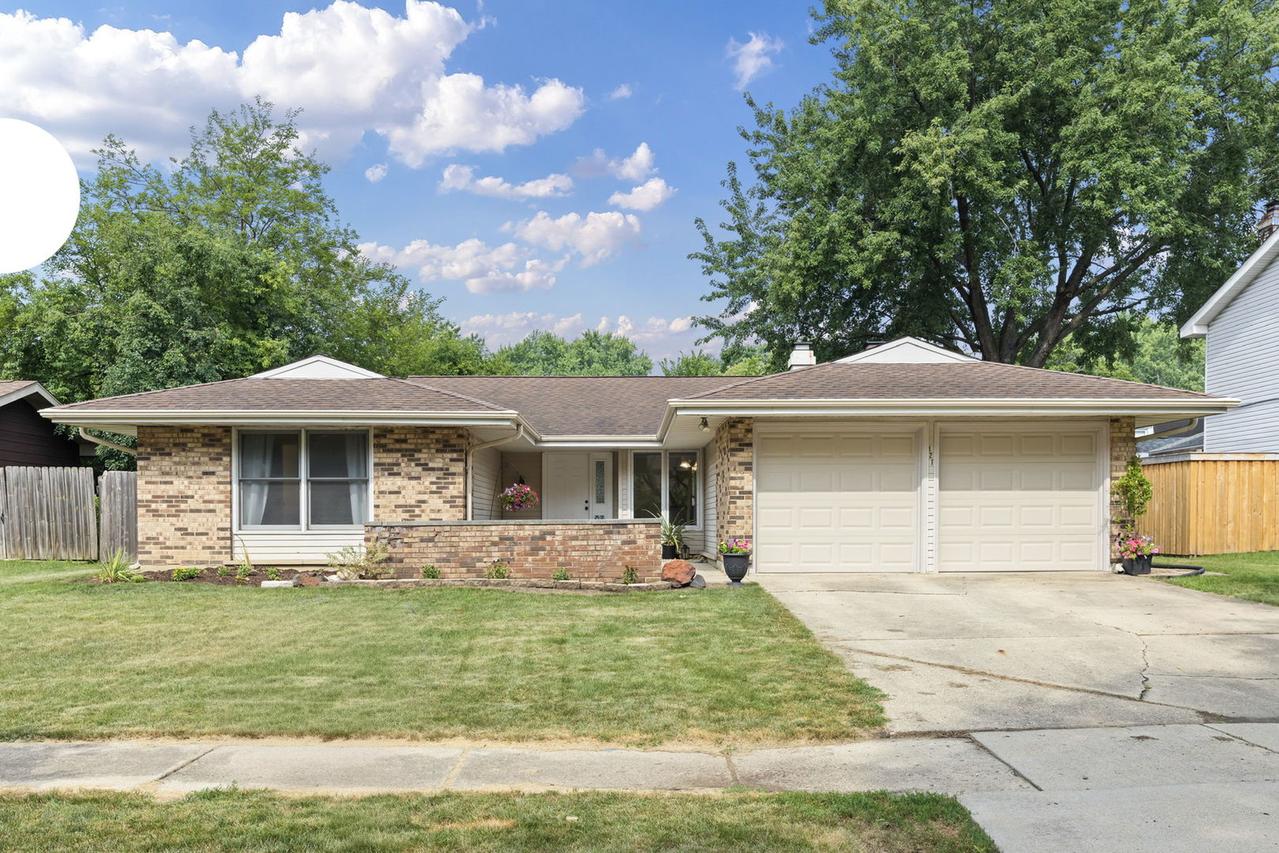 121 Newport Dr., Bolingbrook, IL 60440