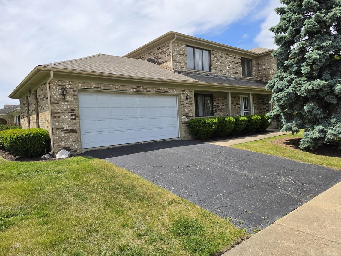 736 Yorkshire Ln., Des Plaines, IL 60016