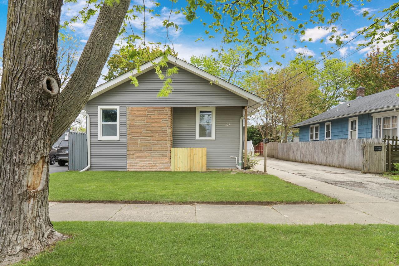 127 N Victory St., Waukegan, IL 60085