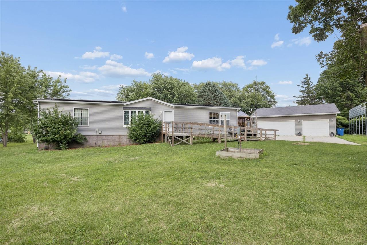 524 6th St., Andover, IL 61233