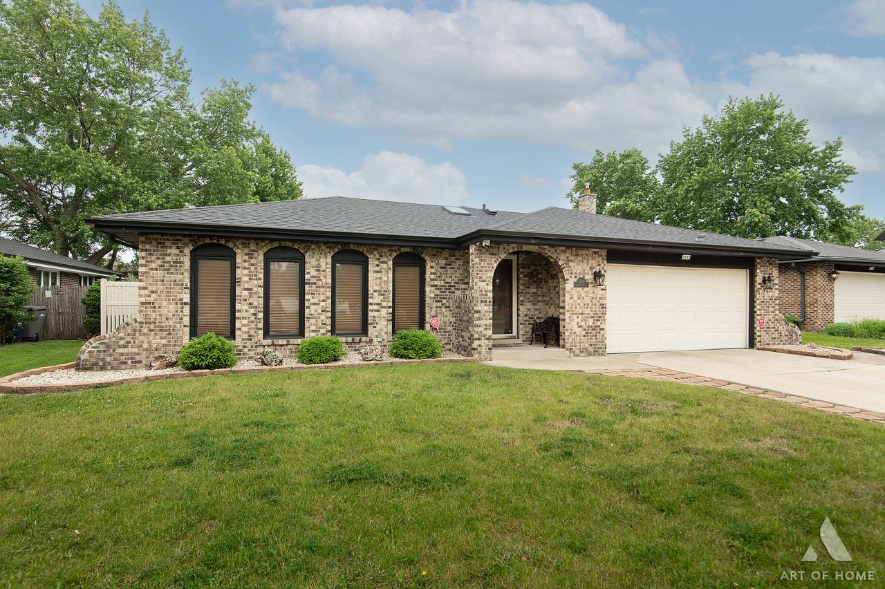 7737 Cashew Dr., Orland Park, IL 60462