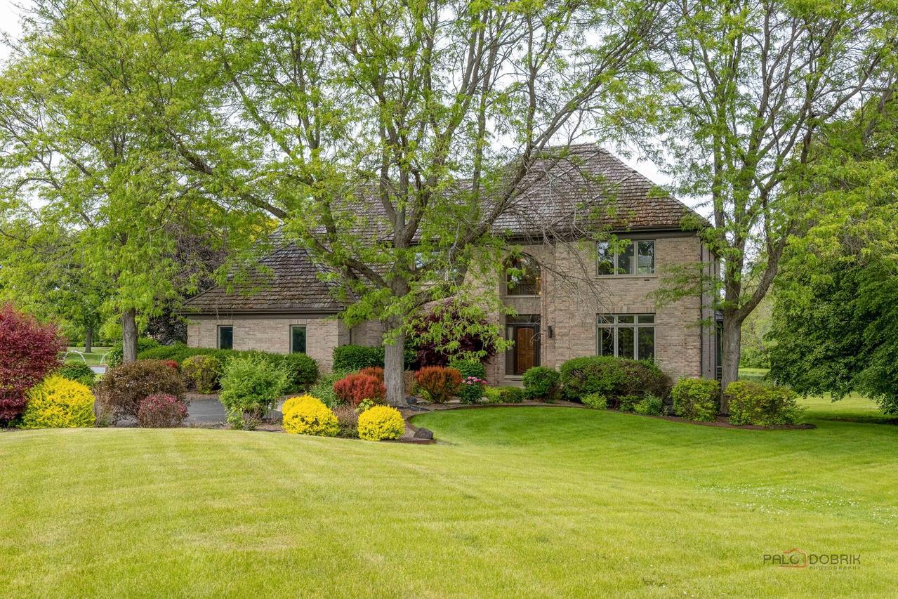 5420 Belmont Ct., Libertyville, IL 60048
