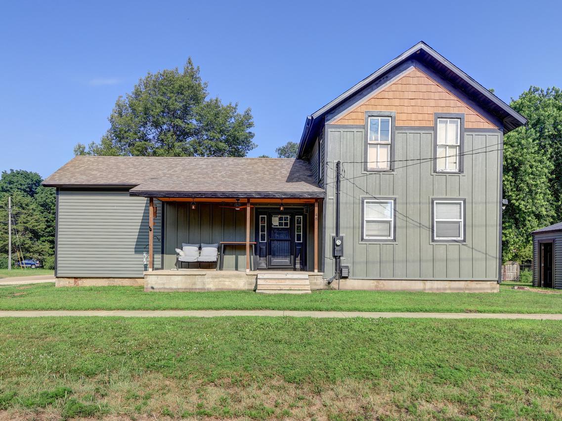 48 Ferry St., Prophetstown, IL 61277