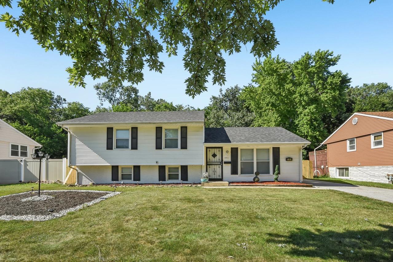 151 E Maple Dr., Glenwood, IL 60425