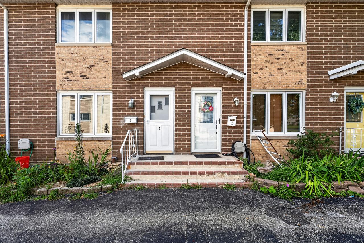 613 E 3rd St. #3, Lockport, IL 60441